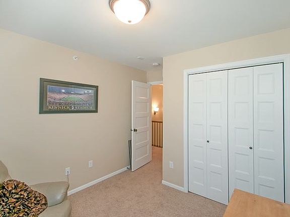 5th image of 468 Churchill Dr