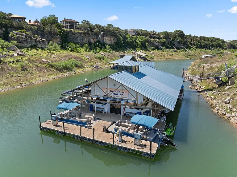 700 Rogart Dr — Photo 27