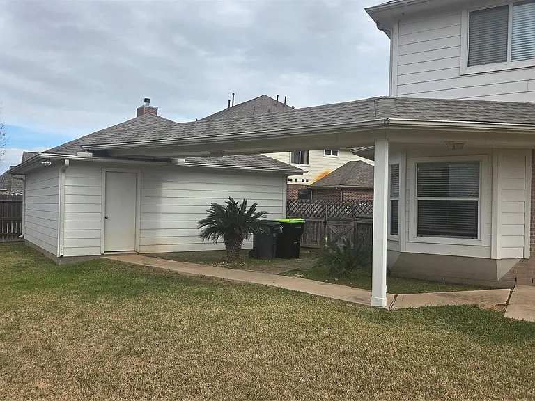 2103 Trinity Manor Ln — Photo 14