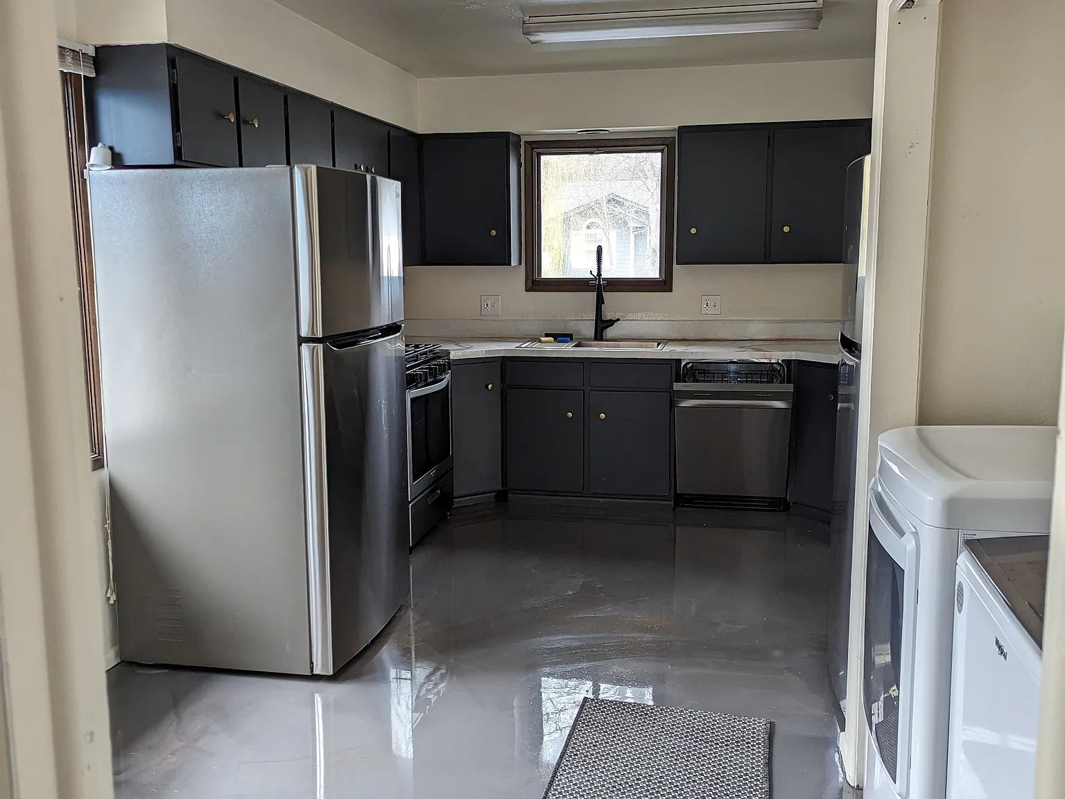 1 bed, 2600 sqft, $800 — Photo 3