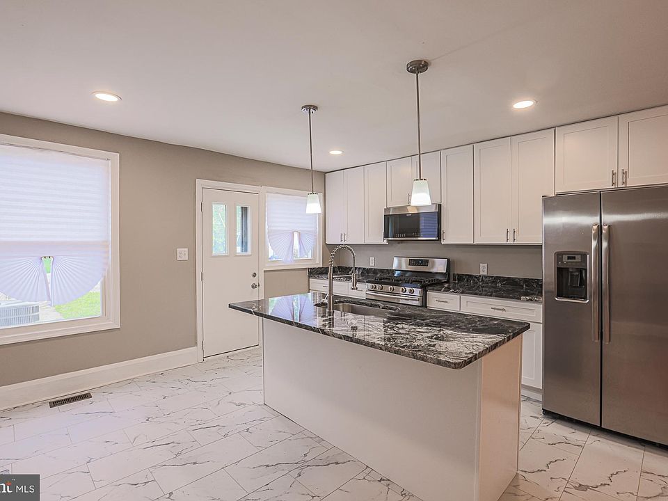 1st image of 130 Reedbird Ave