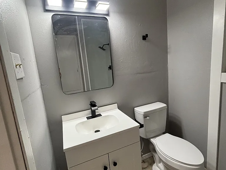 822 Main St #13W — Photo 12