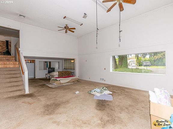 4th image of 5915 NE 65th Ct