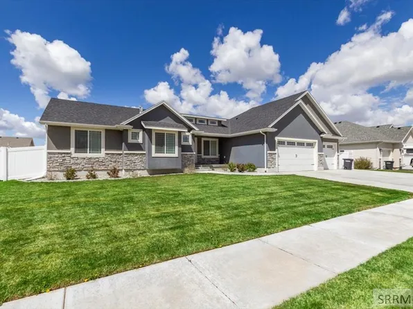 1952 47th St, Ammon, ID 83401