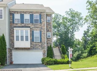 820 Woodfield Ter NE, Leesburg, VA 20176