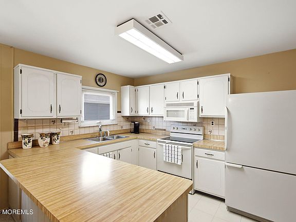 5th image of 7 Canaries Court