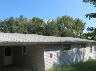 190 Bow Point Cir, La Follette, TN 37766
