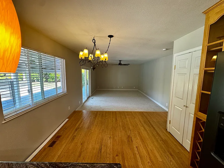 1318 Deb Ct — Photo 9