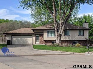 941 Parkridge Ct, York, NE 68467