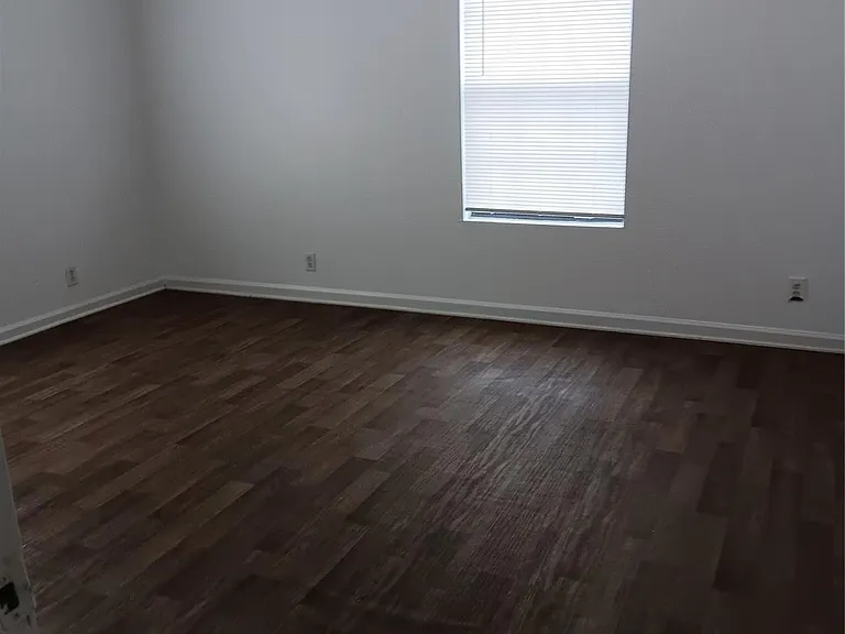 21427 North St — Photo 18