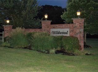 21173 Silent Oak Dr, Fayetteville, AR 72703