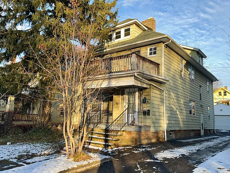 2201 Oakdale Rd — Photo 10