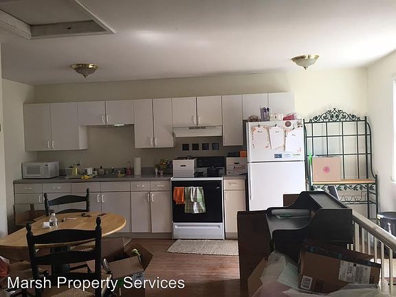 3rd image of 531 E Liberty Ln