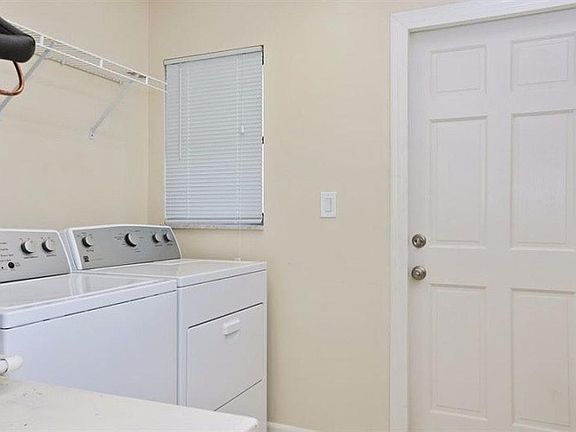 4th image of 430 Lake Tree Dr