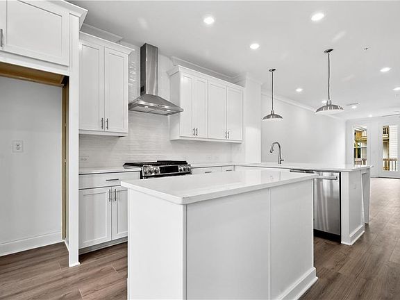 Image of finished Barnsley II floor plan. Actual homesite is under construction.