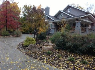 7039 Bell Rd, Shawnee, KS 66217