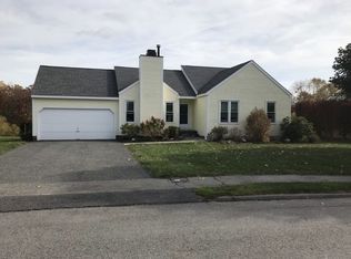 10 Oriole Cir, Shrewsbury, MA 01545