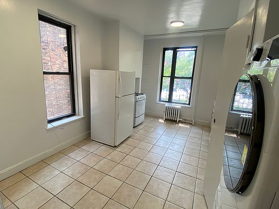 2nd image of 452 W 57th St APT 4E