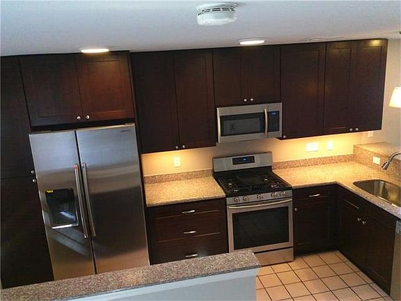 3rd image of 311 Georgia Ct