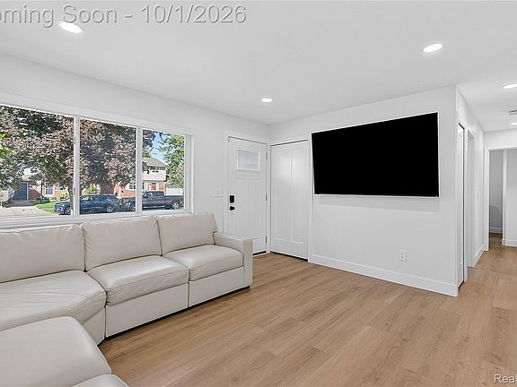 5th image of 40518 Pickett Ridge Rd