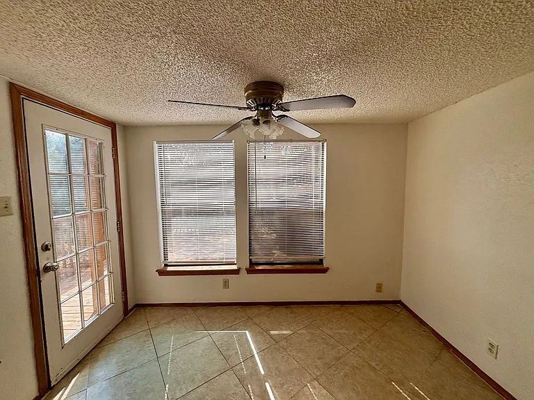 5311 Doe Valley Ln — Photo 18