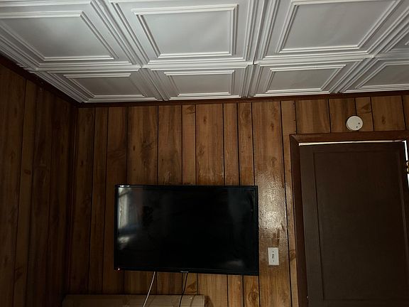 2nd image of 84 Ratynski Ln