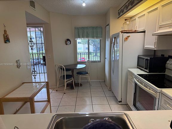 4th image of 1351 SW 141st Ave #205G