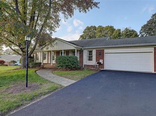 8 Hanley Farm Rd, Warren, RI 02885