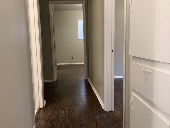 2nd image of 7212 Meadowlark Ln