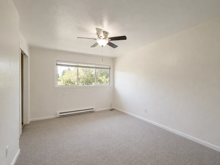 729-733 Cherry St — Photo 11