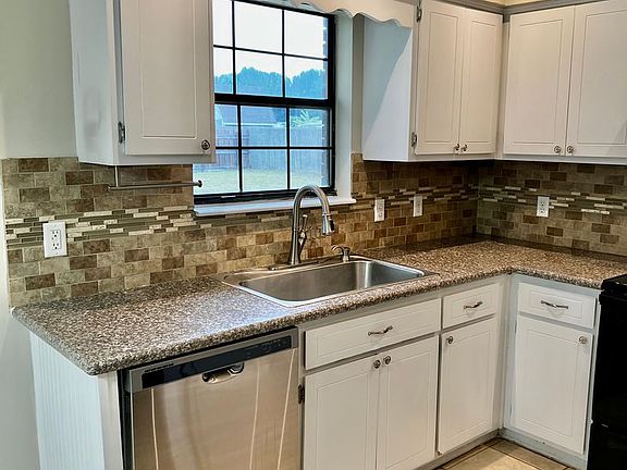 5th image of 130 Tapique Cir