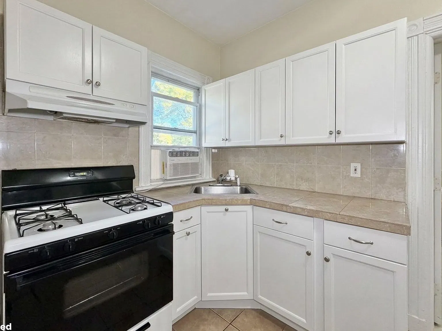 2 bed, 1.5 bath, $2,450 — Photo 3