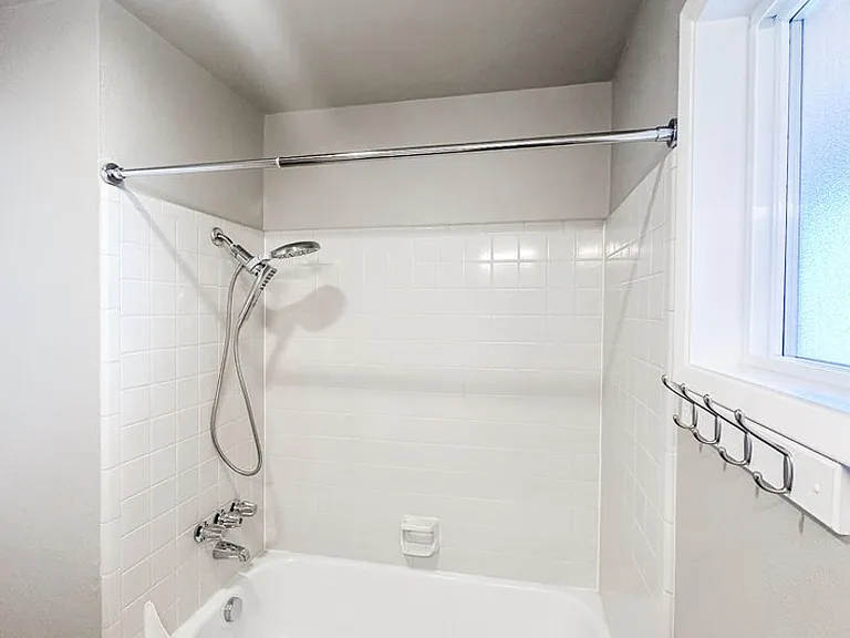 2392 Edgewood Ave NE — Photo 14