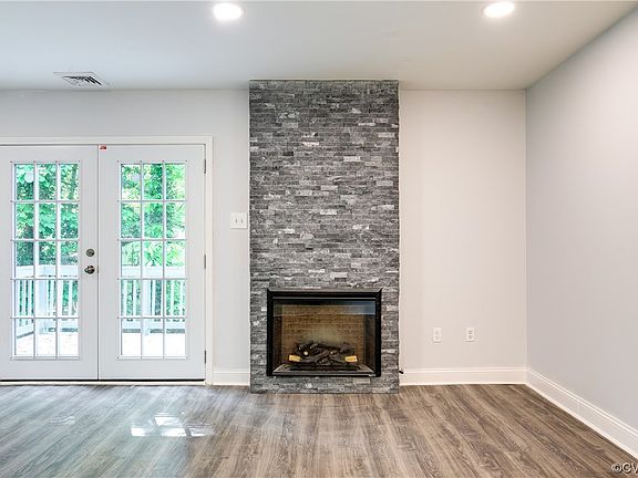 5th image of 5410 Sherman Pl