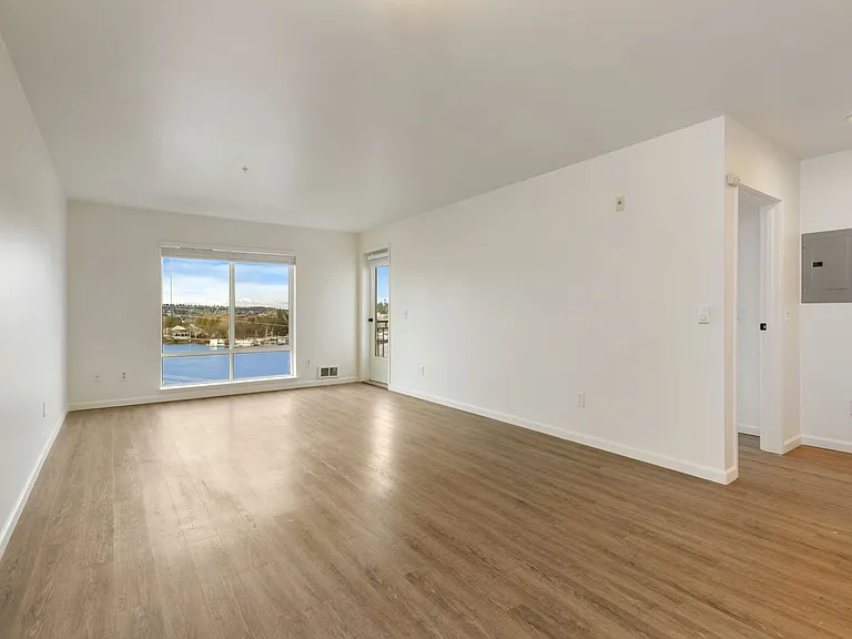 Remi Apartments — Photo 39