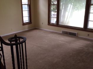 7442 Oakhill Rd, Bedford, OH 44146