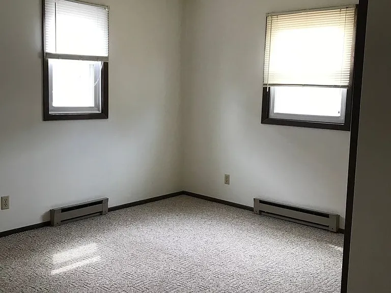 1021 Imperial Cir — Photo 9