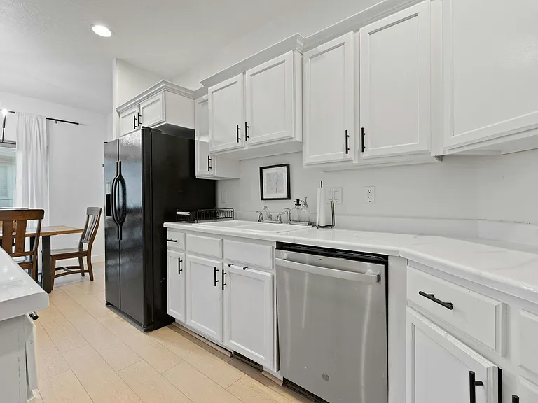 2657 N Elm Dr — Photo 10