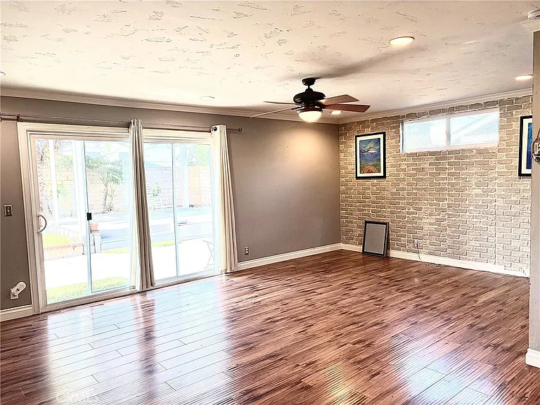 6131 Glenwood Dr — Photo 4