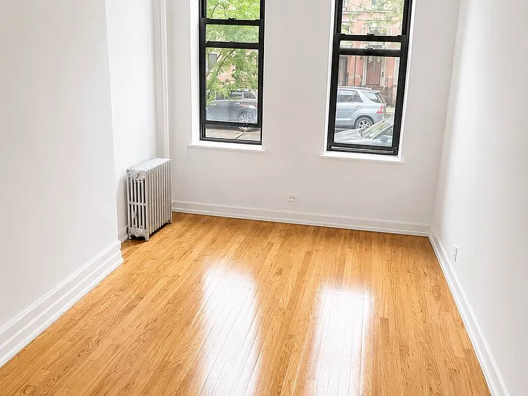 416 Stanhope St #1R — Photo 5