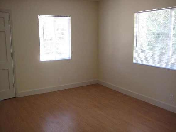 3rd image of 7100 Haskell Ave #7106-1/2