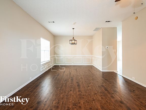 3rd image of 2210 Meadowstone Dr