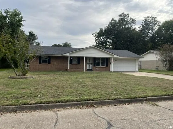 237 Clover Cir, Greenville, MS 38701