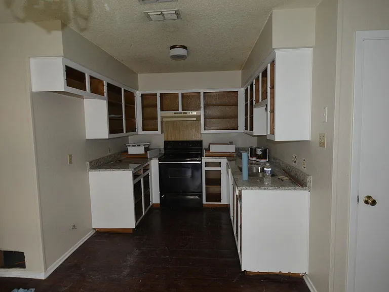 2418 Ventura Dr #B — Photo 3