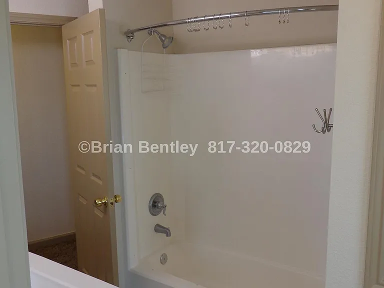 1000 N Riverside Dr #2 — Photo 12