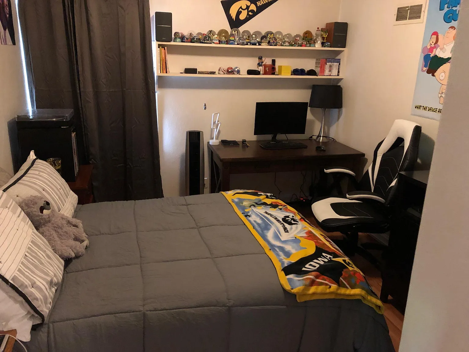 3 bed, 1300 sqft, $2,100 — Photo 4