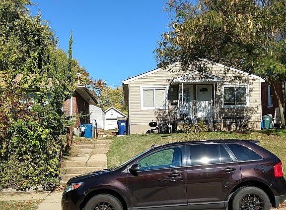 4th image of 7563 Flora Ave #W
