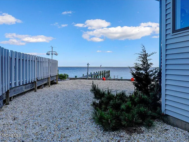 1207 Capstan Dr — Photo 62