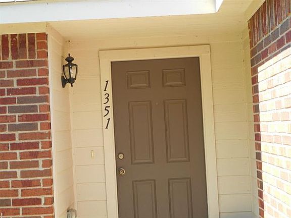 3rd image of 1351 Falcon Dr