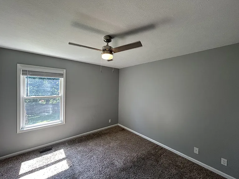 808 Leigh Ann Dr — Photo 17